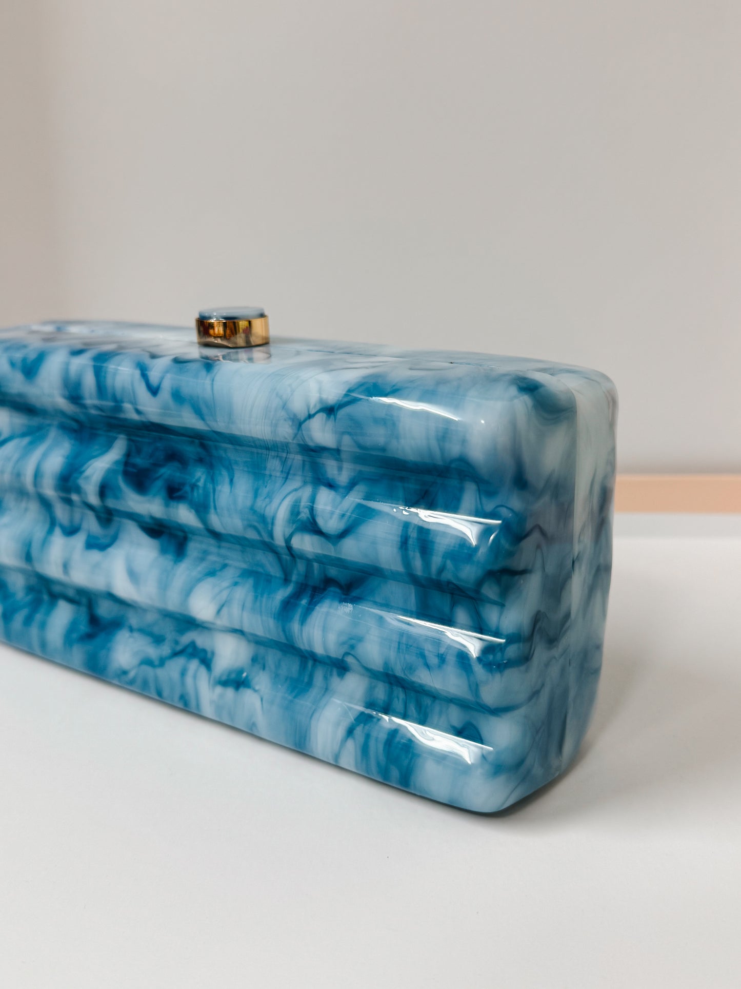 CLUTCH MARBLE BLUE