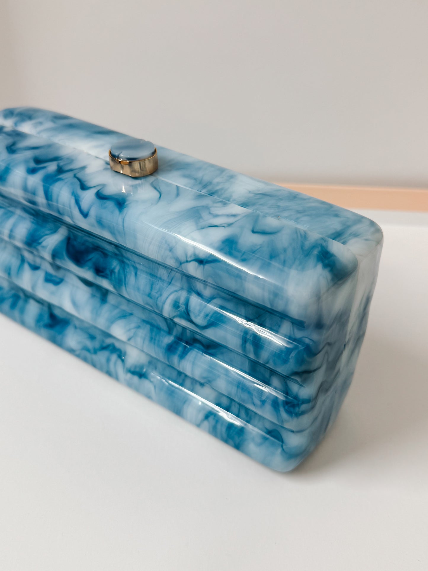 CLUTCH MARBLE BLUE